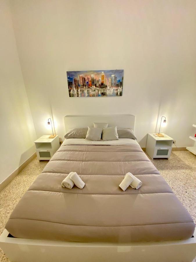 팔레르모 Urban Poet Retreat - Casa Di Vincenzo E Andrea 2 아파트 외부 사진